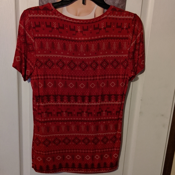 Apt 9 Red White Christmas Tree Reindeer Snowflake Short Sleeve T-Shirt - Picture 6 of 6